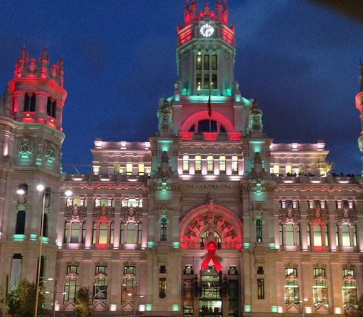El Ayuntamiento de Madrid celebrando el Día Mundial de la Lucha Contra el sida 2013. Madrid, ESP, fecha 30.11.2013. El Ayuntamiento de Madrid celebrando el Día Mundial de la Lucha Contra el sida 2013. Madrid, ESP, fecha 30.11.2013.