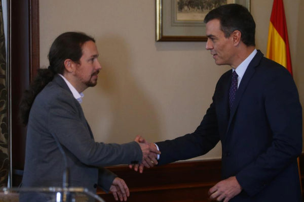 Fuente: Javier Barbacho, El Mundo. Pablo Iglesias y Pedro Sánchez durante el anuncio del acuerdo de ayer martes 12.11.2019